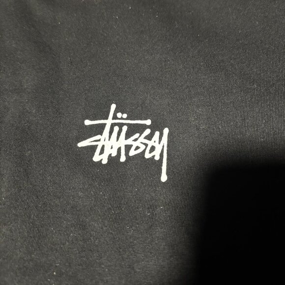 Mens Black stussy tee with back design. - Picture 4 of 4